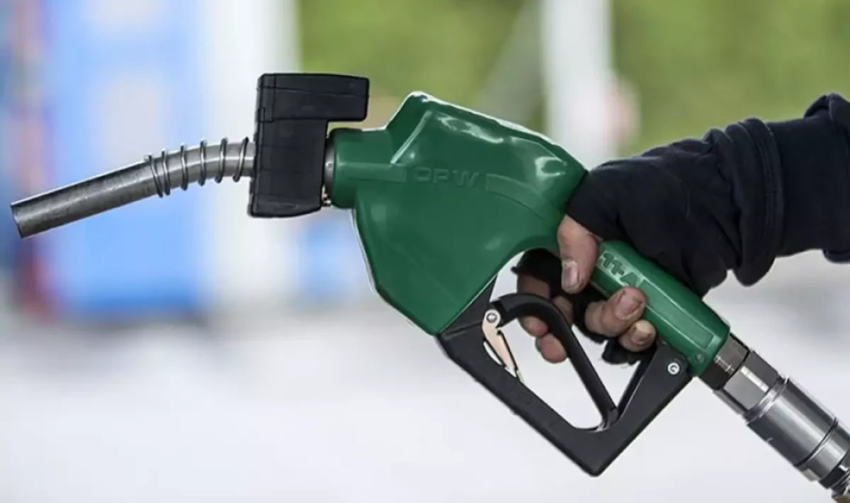 Akaryakıtta peş peşe indirim: Benzin fiyatı bir haftada ikinci kez düşüyor