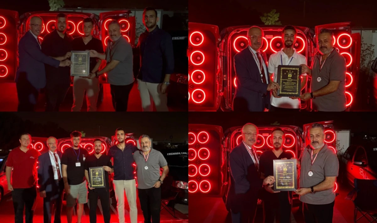 Antalya’da Otomobil Tutkunlarının Buluştuğu Gece