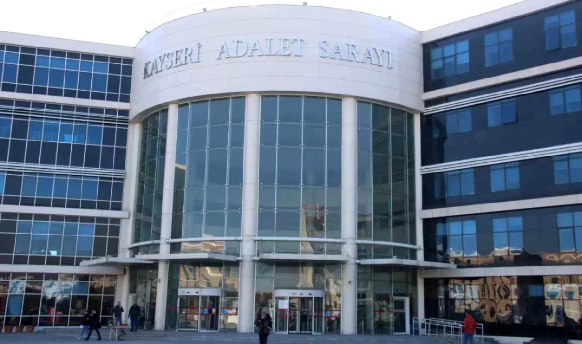 Arkadaşının ısrarıyla açtığı banka hesabı başına bela oldu