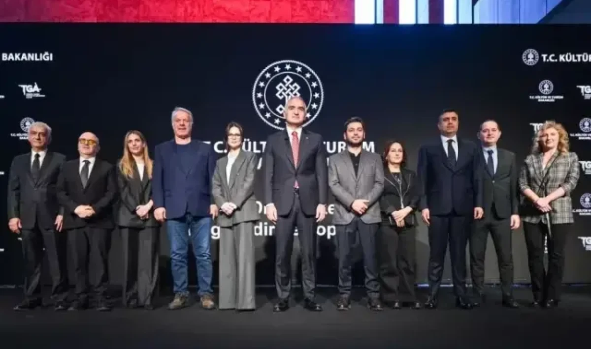 Bakanlığın tanıtım toplantısına Sinem Ünsal detayı damga vurdu