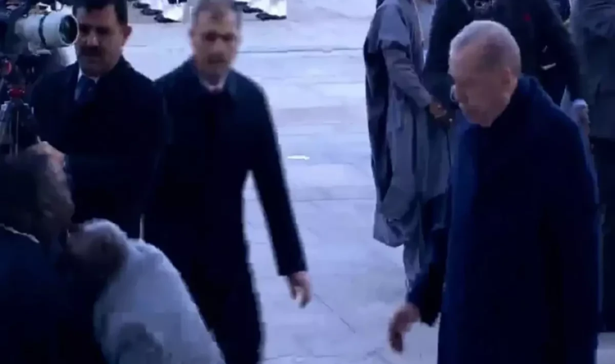 Cumhurbaşkanlığı Külliyesi’ndeki Resmi Törende Kısa Süreli Panik