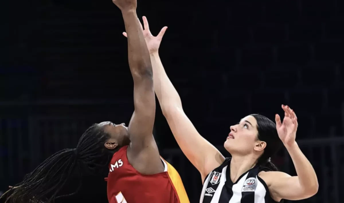 Derbide gülen Galatasaray: Beşiktaş’ı devirip 10. galibiyetini aldı