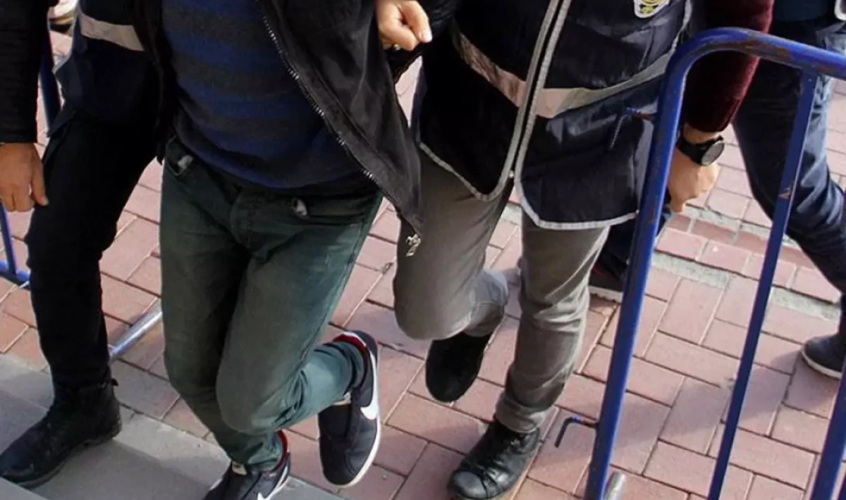 FETÖ operasyonunda 52 tutuklama