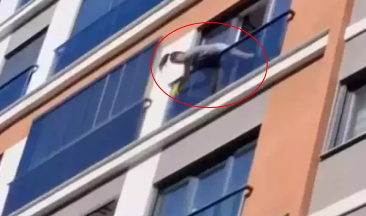Hatice’nin balkon temizliği yürekleri ağza getirdi