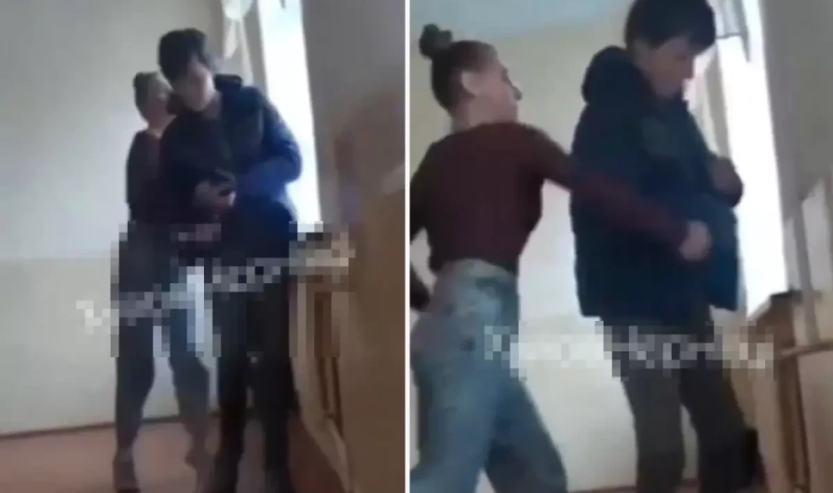 Kız Öğrenciye Defalarca Yumruk Atıldı: Okul Koridorunda Şok Görüntüler