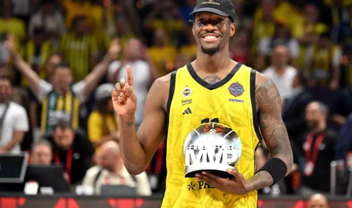 NIGEL HAYES-DAVIS, PHOENIX SUNS İLE NBA’E GERİ DÖNDÜ