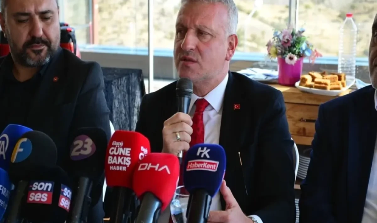 Oktay Saral’dan Sabancı Üniversitesi’ne Sert Tepki: “Cuma Namazı Vaktine Ders Koymak Saygısızlıktır”