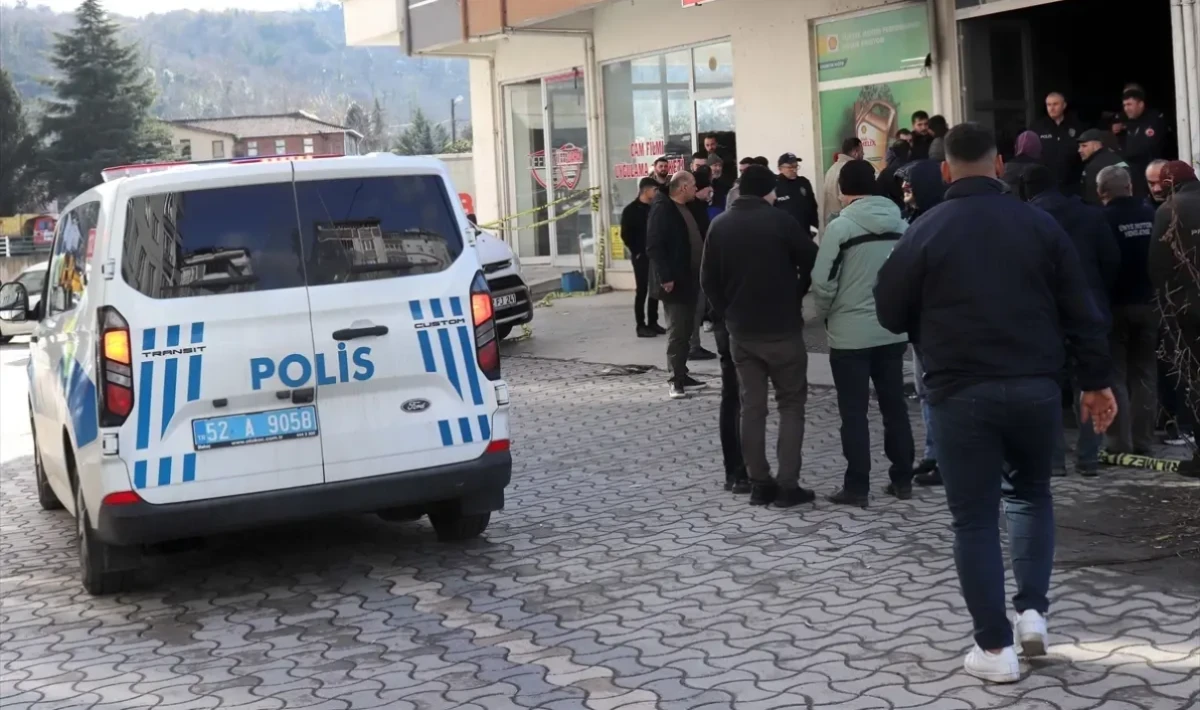 Oto Bakım Servisinde İki Genç Ölü Bulundu