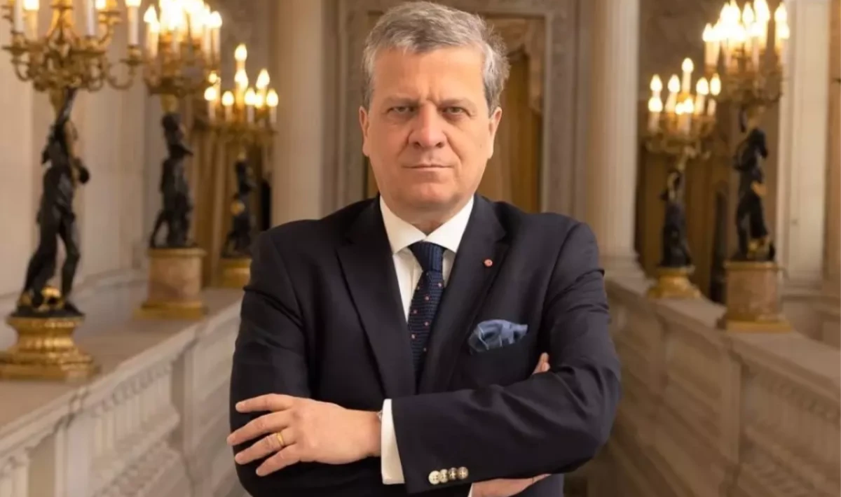 Polonya Paris Büyükelçisini Görevden Aldı: Sahte Diploma Soruşturması