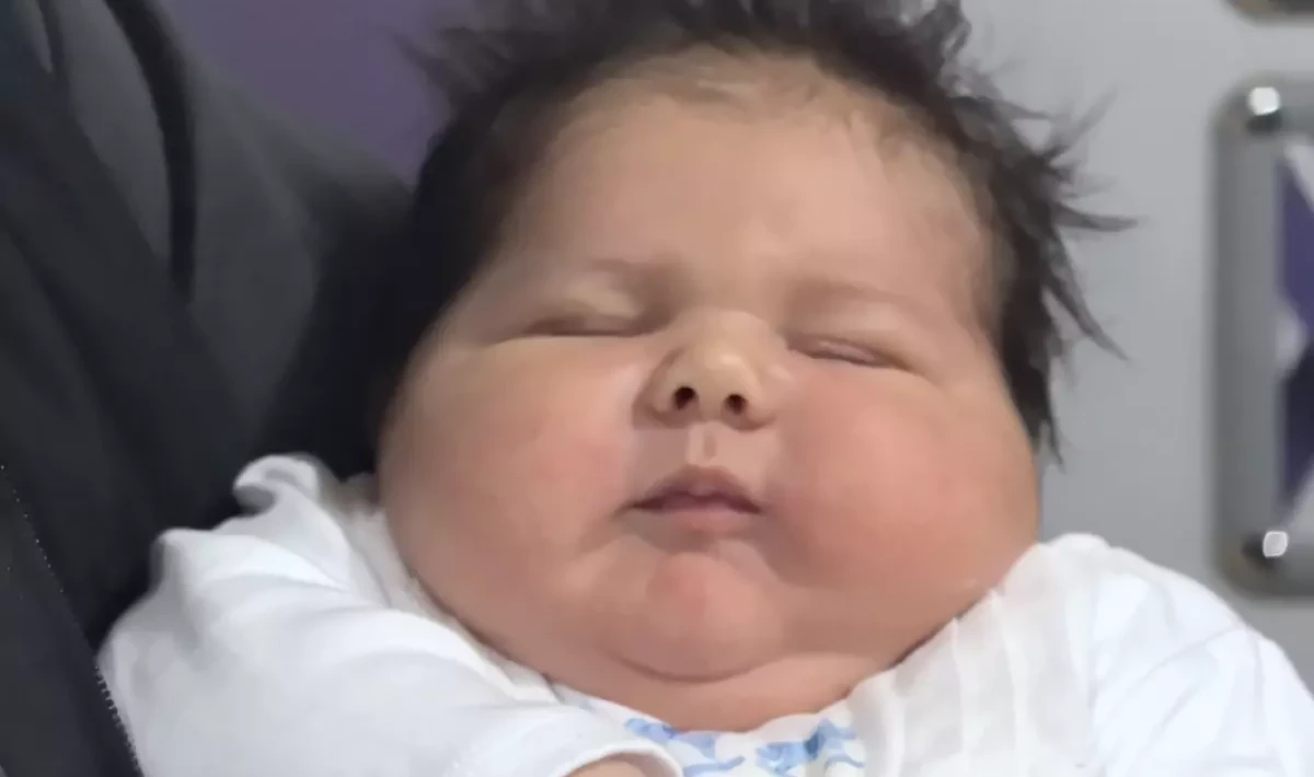 Türkiye’nin En Uzun ve En Kilolu Bebeği Bursa’da Dünyaya Geldi