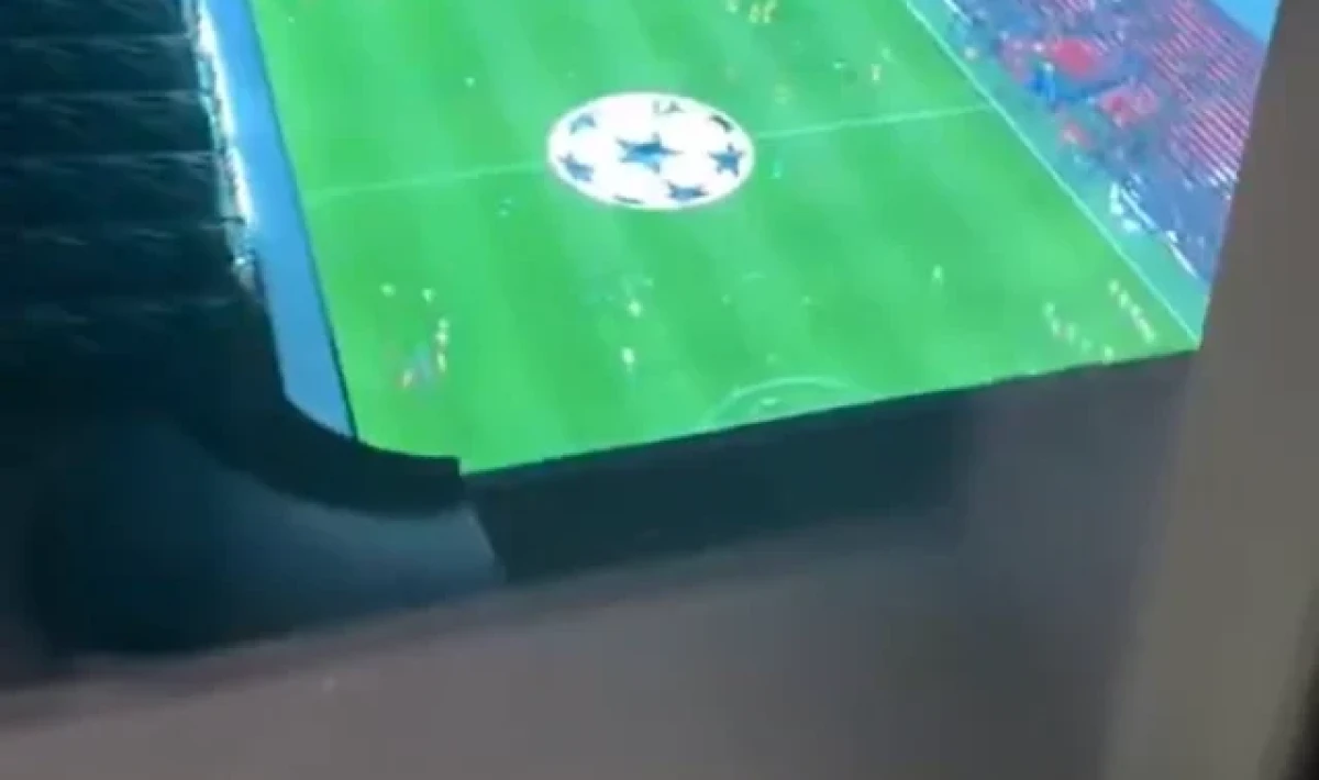 Tuvalet penceresinden stadyum manzarası viral oldu