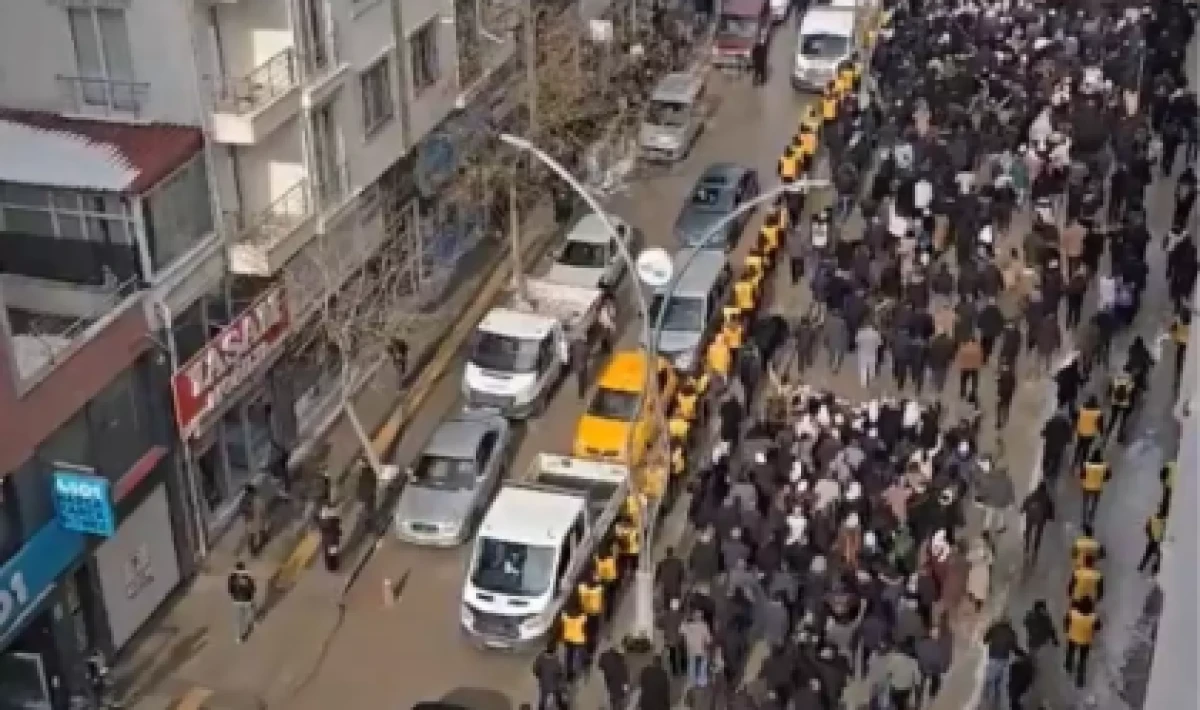 VAN VE AĞRI’DA SOKAKLAR KARIŞTI: ÇOK SAYIDA GÖZALTI